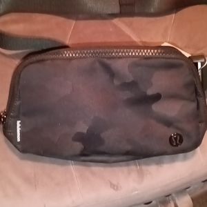 Lululemon Everywhere Belt Bag